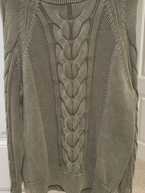 Kinross Olive Cable-Knit Crewneck Sweater